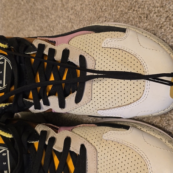 Great condition McQ women sneakers - Picture 4 of 12